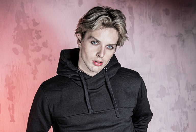 Gothic Men / Discover now!