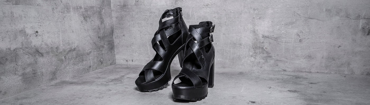 Complete your favourite look. / Discover shoes