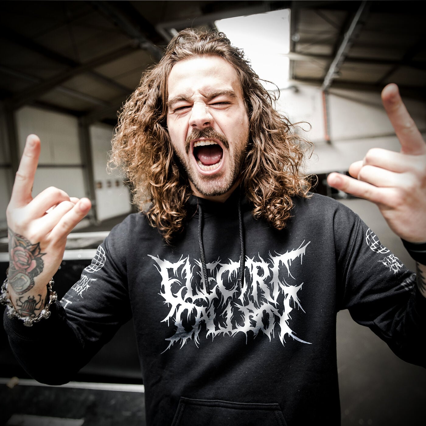 Up to 30% OFF merch from your favourite bands / Pick more. Get more OFF! / Shop smart!