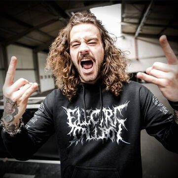 Up to 30% OFF merch from your favourite bands / Pick more. Get more OFF! / Shop smart!